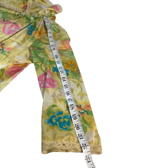 Vanity Fair 70s Vintage Yellow Floral Satin Robe Sz 34 Small Lace Pumpkin Fall - Picture 9 of 12